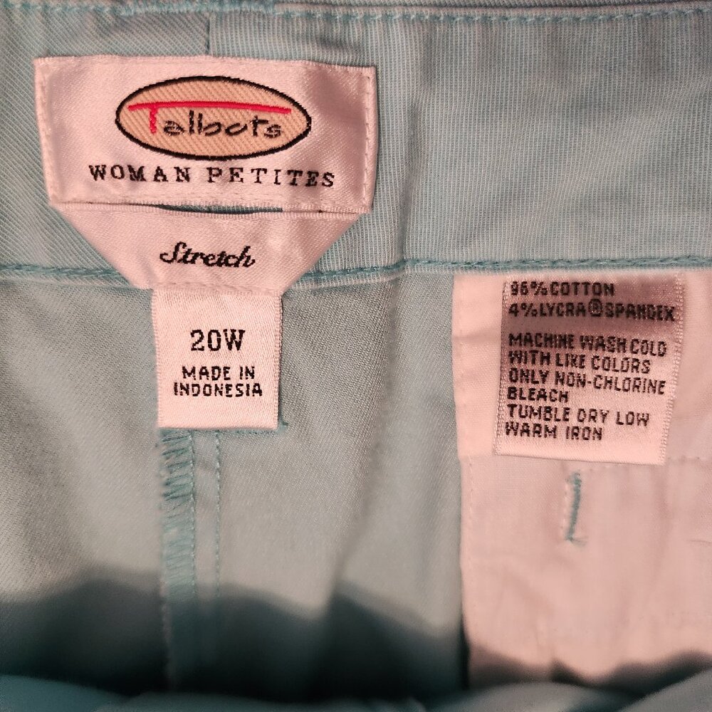Women's (plus size) shorts SIZE: 20W, TALBOTS - Picture 2 of 5